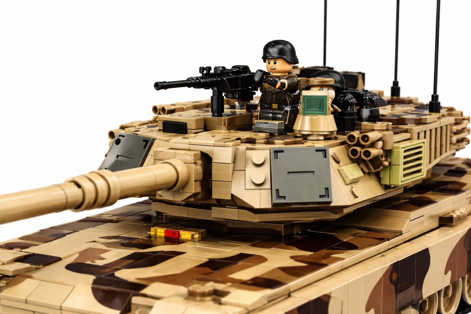 M1A2 Abrams pagrindinis kovos tankas – techninis konstruktorius (1630 detalių)