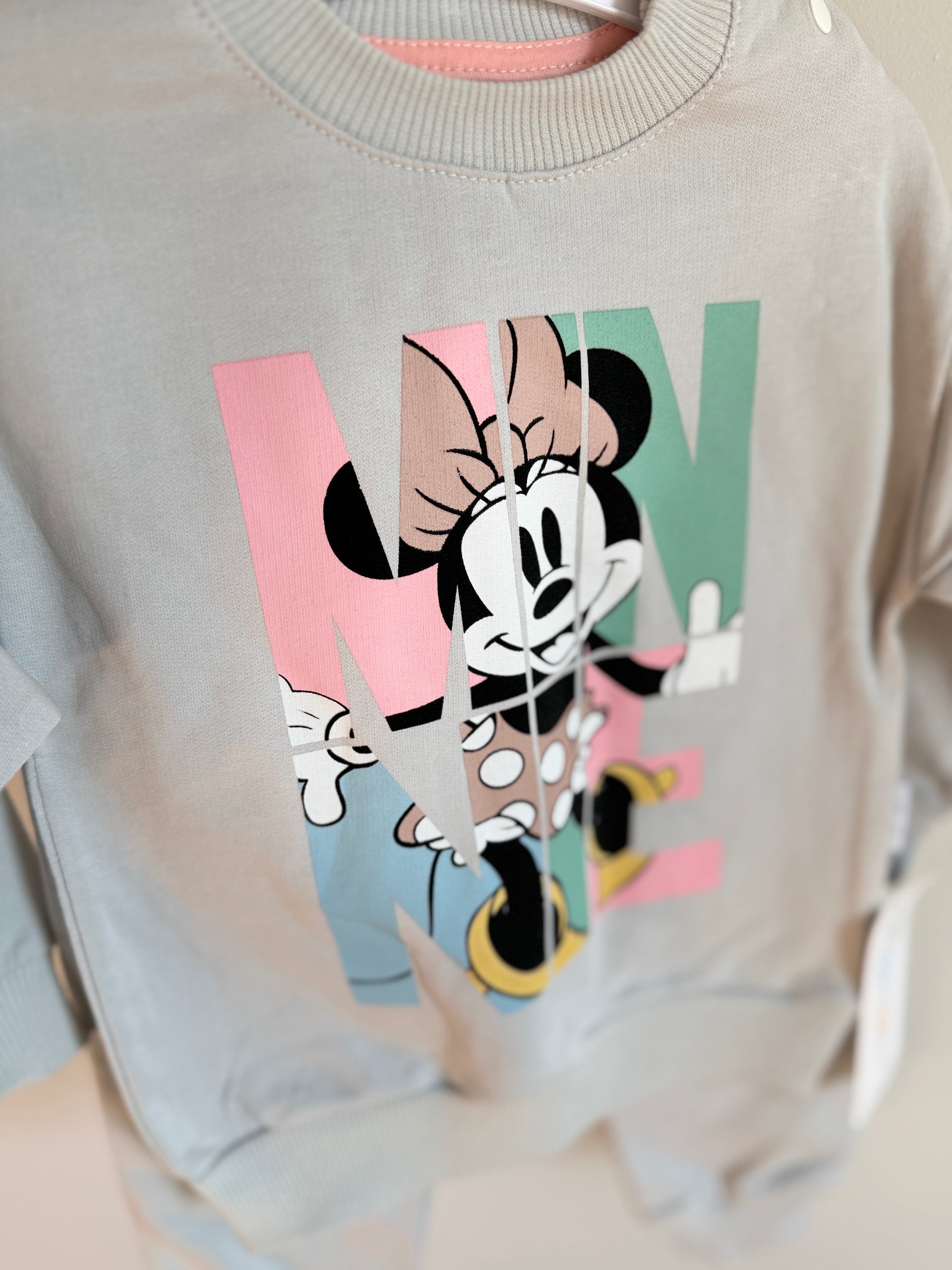 Unisex vaikiškas laisvalaikio komplektukas su Minnie – šviesiai pilkos spalvos